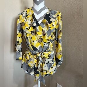 LOFT YELLOW/GRAY FLORAL WRAP AND TIE BLOUSE